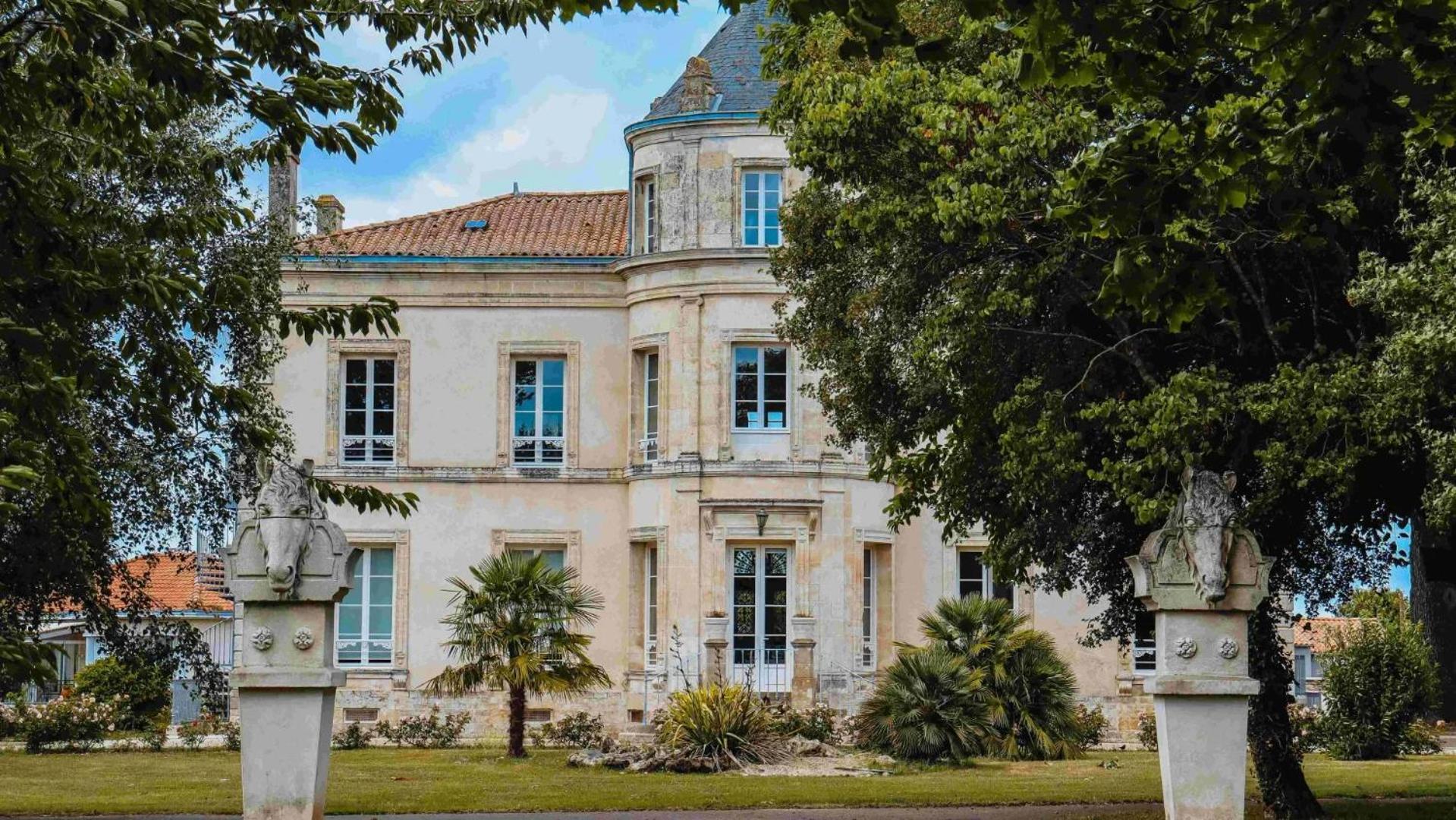 Gite L'Oree Des Buis, Piscine Privatisable Vouillé Kültér fotó